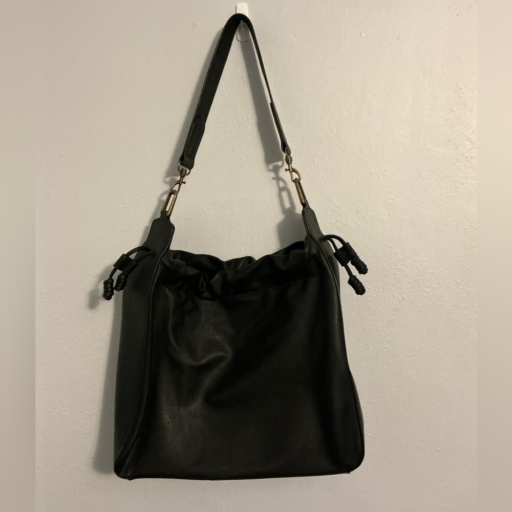 Universal Thread Woman’s Black Slouchy Drawstring Handbag.